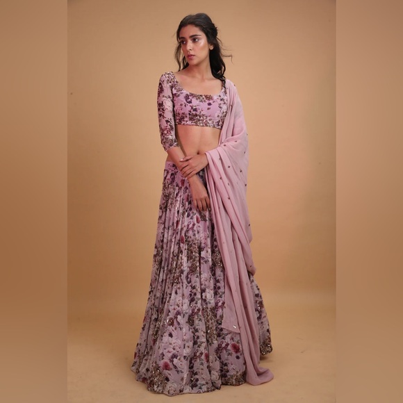 Astha Narang Lengha - Picture 3 of 5